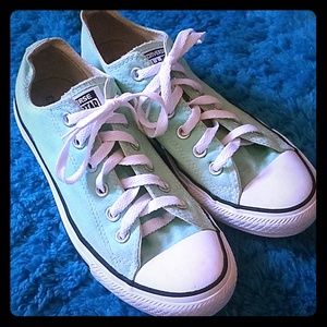 Mint Converse like new!!